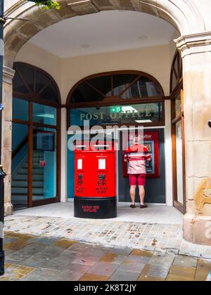 L'Ufficio postale sulla Rocca di Gibilterra ha un aspetto decisamente 'britannico'. E' subito fuori da Casemates Square Foto Stock