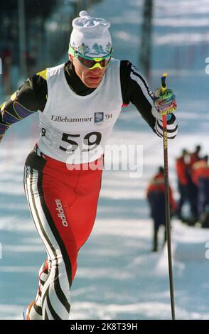 Lillehammer 19940227 Olympic-94, sci di fondo, Birkebeineren Ski Stadium. Vladimir Smirnov in azione sotto il 5-Mile, che ha vinto. Foto: Per Løchen / NTB / NTB Foto Stock