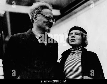 L'Atlantico 19370108. Leon Trotsky e sua moglie Natalia Sedova arrivarono pochi giorni dopo in Messico con la nave da carico norvegese 'Ruth'. Qui Trotsky era stato dato asilo dopo il suo esilio in Norvegia. Nel 1940 fu ucciso da agenti. Il politico Leon Trotsky / Lev Trotsky era rimasto in Norvegia nell'estate del 1936. In agosto doveva comparire in tribunale. Il processo si è concluso con l'espulsione dalla Norvegia a causa di. Attività politica illegale. Foto: NTB / NTB Foto Stock