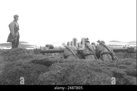 Bodø 195209-16-17. Il più grande esercizio militare della storia, "operazione Mainbrace", è il più grande esercizio di flotta mai svolto in tempo di pace si svolge al largo delle coste della Norvegia settentrionale. L'esercizio inizia con un 'attacco' alla Norvegia. 85.000 uomini partecipano da 8 nazioni. Foto: Archivio NTB / NTB Foto Stock