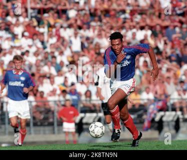 Oslo 6 agosto 1997. Il calciatore John Carew gioca qui per Vålerenga nella partita contro Sogndal. Foto; Cornelius Poppe / NTB Foto Stock