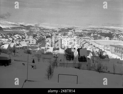 Kirkenes 19620228 Panoramica della città, fotografata dall'hotel turistico. La città è di recente costruzione, giustamente belle strade. Foto: Erik Thorberg / NTB / NTB Foto Stock