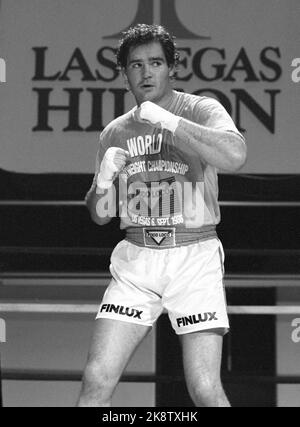 Las Vegas, Nevada, USA 1986-09: Il 1986 è diventato un anno ricco di eventi per il pugile Steffen Tangstad. In aprile è diventato campione europeo nella boxe pesante. Nel mese di settembre ha perso la partita di Coppa del mondo contro gli Spinks. Lo scorso ottobre è stato privato del titolo di Campionato europeo, in quanto non lo aveva difeso con il termine per la scadenza a causa di un infortunio. La foto: Steffen Tangstad si allena prima della partita di Coppa del mondo contro Michael Spinks settembre 1986. Foto: Bjørn Sigurdsøn / NTB Foto Stock