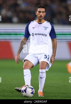 Bergamo, Italia, 23rd ottobre 2022. Danilo Cataldi della SS Lazio durante la Serie A match allo Stadio Gewiss di Bergamo. L'immagine di credito dovrebbe essere: Jonathan Moskrop / Sportimage Foto Stock