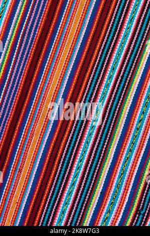 Sud-est asiatico, Timor orientale, alias Timor orientale Leste, capitale di Dili. Mercato del tessuto aka mercato del Tais. Tessuti tradizionali timoresi. Foto Stock