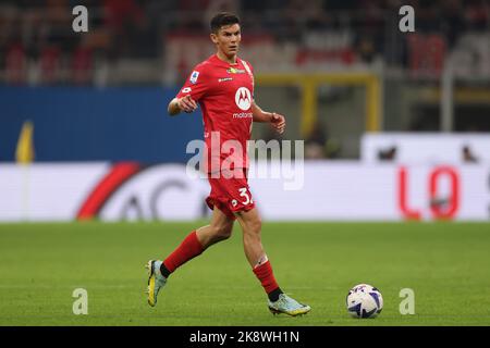 Milano, Italia, 22nd ottobre 2022. Matteo Pessina dell'AC Monza durante la Serie A match a Giuseppe Meazza, Milano. L'immagine di credito dovrebbe essere: Jonathan Moskrop / Sportimage Foto Stock