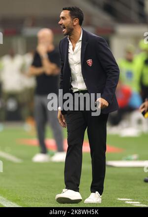 Milano, Italia, 22nd ottobre 2022. Raffaele Palladino AC Monza Head Coach reagisce durante la Serie A alla partita di Giuseppe Meazza a Milano. L'immagine di credito dovrebbe essere: Jonathan Moskrop / Sportimage Foto Stock