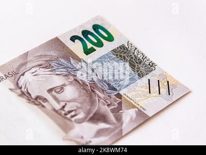 Denaro ufficiale del Brasile, valuta reale. Denaro, Reais, duecento banconote reais in primo piano. Foto Stock