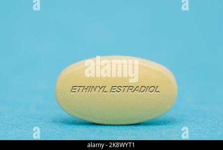 Ethinyl Estradiol pillole di medicina farmaceutica compressa Copia spazio. Concetti medici. Foto Stock