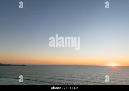 24 ottobre 2022, la Jolla, California, USA: Il tramonto scintillante a Torrey Pines Gliderport lunedì 24th ottobre a la Jolla, California (Credit Image: © Rishi Deka/ZUMA Press Wire) Foto Stock