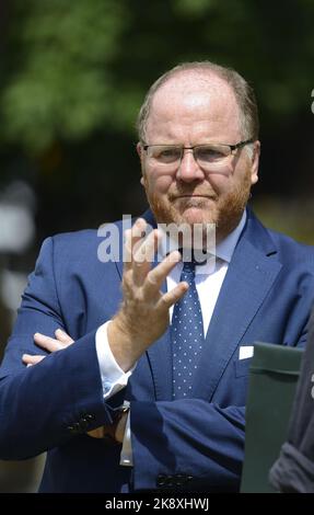 George Freeman MP (con: Mid Norfolk) su College Green, Westminster, luglio 2022 Foto Stock