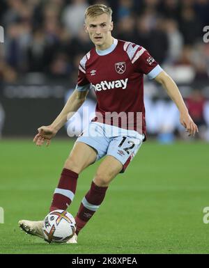Londra, Inghilterra, 24th ottobre 2022. Flynn Downes of West Ham United durante la partita della Premier League al London Stadium, Londra. L'accreditamento dell'immagine dovrebbe leggere: Paul Terry / Sportimage Foto Stock