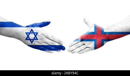 Stretta di mano tra le Isole Faroe e Israele bandiere dipinte sulle mani, immagine trasparente isolata. Foto Stock
