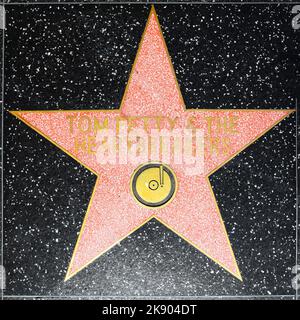 LOS ANGELES, USA - 26 GIUGNO 2012: Tom Petty & The Heartbreakers STAR sulla Hollywood Walk of Fame di Hollywood, California. Questa stella si trova in Hol Foto Stock