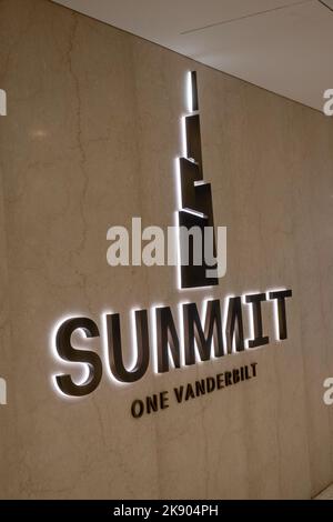 La cima è una piattaforma di osservazione sopraelevata nella altissima, One Vanderbilt, 2022, New York City, USA Foto Stock