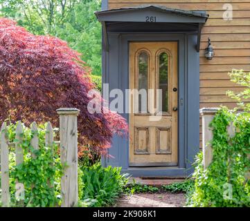 Porta d'ingresso di una vecchia casa del porto di Sag Foto Stock