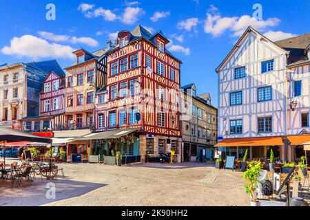 Rouen, Normandia, Francia. La Piazza del mercato Vecchio. Foto Stock