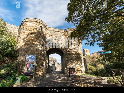 L'ingresso al castello di Scarborough, nel North Yorkshire, Inghilterra, Regno Unito Foto Stock