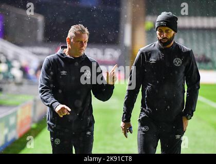 Plymouth, Regno Unito. 25th Ott 2022. Steve Cotterill (m), direttore della città di Shrewsbury, arriva durante la partita della Sky Bet League 1 Plymouth Argyle vs Shrewsbury Town a Home Park, Plymouth, Regno Unito, 25th ottobre 2022 (Foto di Stanley Kasala/News Images) a Plymouth, Regno Unito il 10/25/2022. (Foto di Stanley Kasala/News Images/Sipa USA) Credit: Sipa USA/Alamy Live News Foto Stock