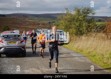 16.10.2022, Haworth, West Yorkshire, Regno Unito. Il withins Skyline è una classica gara a metà caduta sul calendario fra lungo 6,2 miglia . Foto Stock