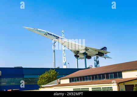 Sinsheim, Germania - 5 maggio 2008: Velivolo supersonico Concorde nel museo di Sinsheim a Sinsheim, Germania. Foto Stock