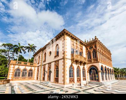 SARASOTA, USA - 25 LUGLIO 2013: CA d'Zan è una elaborata villa in stile veneziano modellata in parte dopo il Palazzo Ducale di Venezia a Sarasota, USA. Costruito Foto Stock