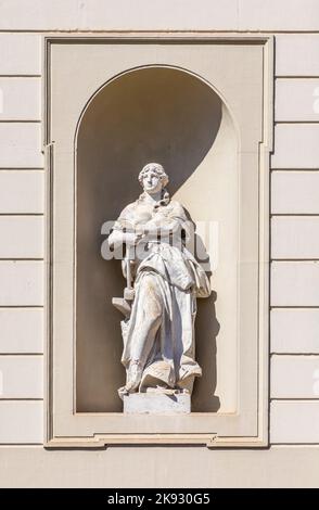 MONACO di Baviera, GERMANIA - Apr 20, 2015: Statue al castello di Oberschleissheim, Monaco di Baviera. Foto Stock