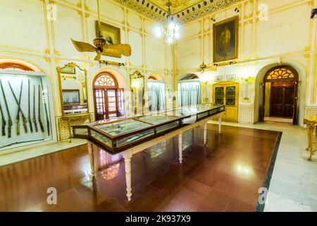 BIKANER, INDIA - 24 ottobre 2012: All'interno del forte Junagarh in Bikaner, India. Il complesso del forte fu costruito sotto la supervisione di Karan Chand, il primo Foto Stock