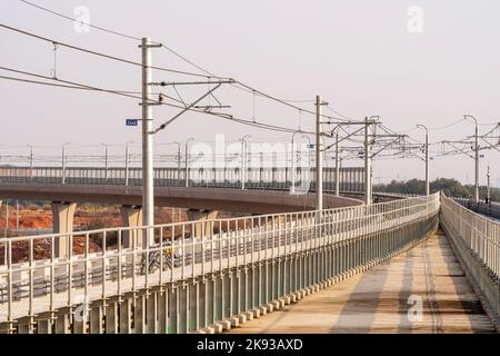 Paesaggio urbano dal treno aereo monorotaia a Tokyo Foto Stock