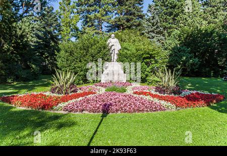 Vienna, Austria - 21 luglio 2009: Famoso memoriale Adalbert Stifter a Tuerkenschanzpark a Vienna, Austria. L'architetto Carl Philipp inaugurò il Th Foto Stock