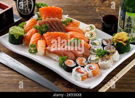 piatto di sushi combinato Foto Stock