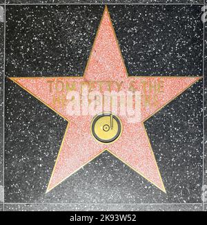 HOLLYWOOD - 26 GIUGNO: Tom Petty e la stella Heartbreakers sulla Walk of Fame di Hollywood il 26 giugno 2012 a Hollywood, California. Questa stella si trova su Foto Stock