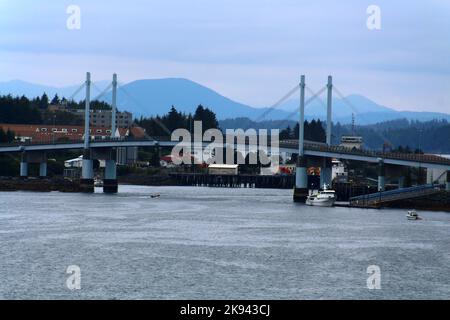 Alaska, vista del ponte John o'Connell a Sitka Foto Stock