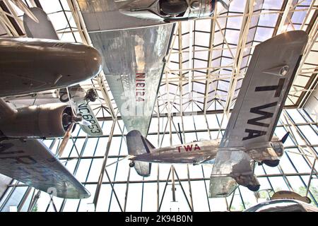 WASH DC - Luglio 10: Il National Air and Space Museum di Washington è stato fondato nel 1946 e ospita la più grande collezione di aerei e spazi storici Foto Stock