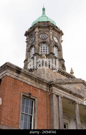 Irlanda Eire Dublin Dame Street Dublino Castello Bedford Tower Hill costruito 1750 ingresso principale Upper Yard orologio cupola Diavolo's Half Acre Foto Stock