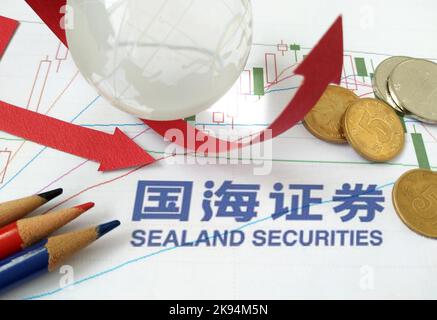 SUQIAN, CINA - 26 OTTOBRE 2022 - quadro finanziario: Sealand Securities, Suqian City, Provincia di Jiangsu, Cina, ottobre 26, 2022. Foto Stock