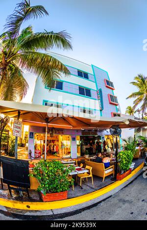 MIAMI, USA - Luglio 31: Il famoso hotel Starlite, situato al 750 di Ocean Drive, è stato costruito negli anni '30 a South Beach, Luglio 31 2013 a Miami, USA. La maggior parte di Foto Stock