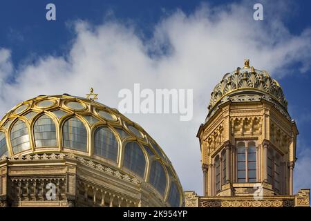 Nuova Sinagoga, cupola del tamburo ricoperta di costolette dorate, Germania, Berlino Foto Stock