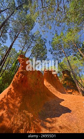 Rock chiamato Demoiselles Coiffees, Bedouin, Francia, Provenza, Vaucluse, Parco naturale di Ventoux Foto Stock