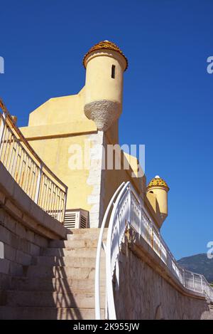 bastion e Jean Cocteau Museo sul porto, Francia, Alpi Marittime, Mentone Foto Stock