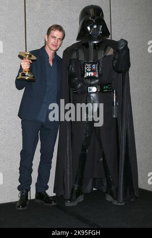 LOS ANGELES - OTT 25: Hayden Christensen, personaggio di Darth Vader ai Saturn Awards 50th - Sala stampa al Marriott Convention Center il 25 ottobre 2022 a Burbank, CA (Foto di Katrina Jordan/Sipa USA) Foto Stock