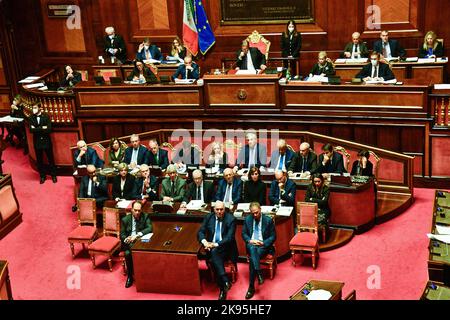 Roma, Italia. 26th ottobre 2022. Banco di governo durante la sessione a Palazzo Madama a Roma il voto di fiducia del governo Meloni 26 ottobre 2022 a Roma. Credit: Independent Photo Agency/Alamy Live News Foto Stock