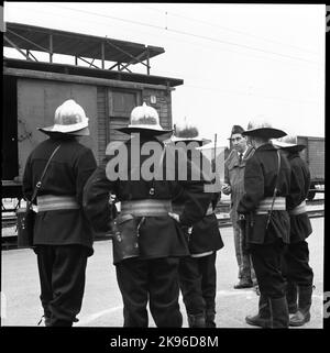 Esercizio di difesa civile. Concorso regionale per corpi di vigili del fuoco industriali e borghesi Foto Stock