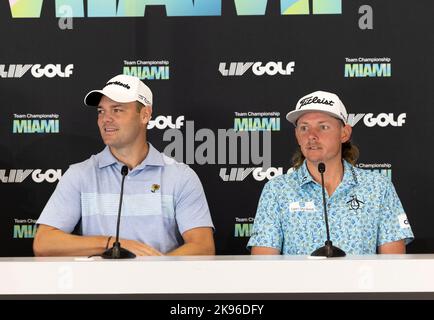 Miami, Stati Uniti d'America. 26th Ott 2022. MIAMI, FL-OTT 26: Martin Kaymer e Cameron Smith sono stati visti durante la conferenza stampa di LIV Golf Invitational al Trump National Doral Miami il 26 ottobre 2022 a Doral, Florida. (Foto di Alberto E. Tamargo/Sipa USA) Credit: Sipa USA/Alamy Live News Foto Stock