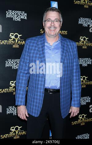 LOS ANGELES - OTT 25: Vince Gilligan al Saturn Awards 50th - Arrivi al Marriott Convention Center il 25 ottobre 2022 a Burbank, CA (Foto di Katrina Jordan/Sipa USA) Foto Stock