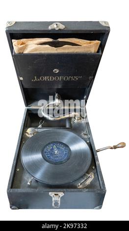 Open Vintage Suitcase giradischi retro Vinyl Player con retro Vinyl Disc, vintage Gramophone isolato su sfondo bianco Foto Stock