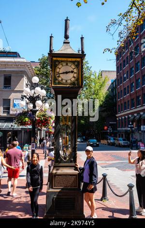 Fotografia del famoso Vancouver Steam Clock, all'angolo di Cambie e Walter Streets, Gastown, Vancouver, British Columbia, Canada su un bellissimo orologio Foto Stock