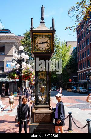 Fotografia del famoso Vancouver Steam Clock, all'angolo di Cambie e Walter Streets, Gastown, Vancouver, British Columbia, Canada su un bellissimo orologio Foto Stock