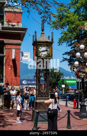 Fotografia del famoso Vancouver Steam Clock, all'angolo di Cambie e Walter Streets, Gastown, Vancouver, British Columbia, Canada su un bellissimo orologio Foto Stock