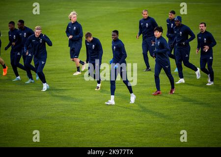 Dublino, Irlanda, 26/10/2022, i giocatori di Gent hanno mostrato in azione durante un allenamento della squadra di calcio belga KAA Gent, mercoledì 26 ottobre 2022 a Dublino, in Irlanda, in preparazione del gioco di domani contro la squadra irlandese Shamrock Rovers nel quinto giorno della fase di gruppo della UEFA Europa Conference League. FOTO DI BELGA JASPER JACOBS Foto Stock